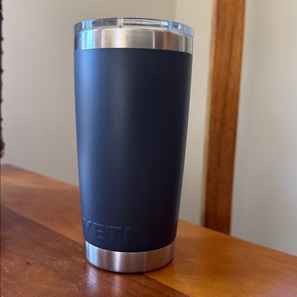 Yeti Grey Rambler Tumbler 20oz with Mag Slider Lid - Picture 2 of 6